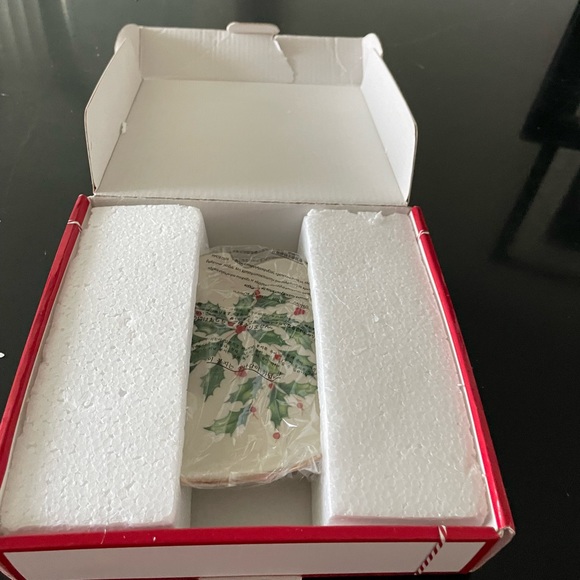 Lenox - Angel Party Plate Dish - HOSTING THE HOLIDAYS - Picture 4 of 6